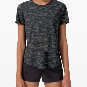 Lululemon Rise and Run Short Sleeve
Sequoia Camo Print Deep Coal Black
